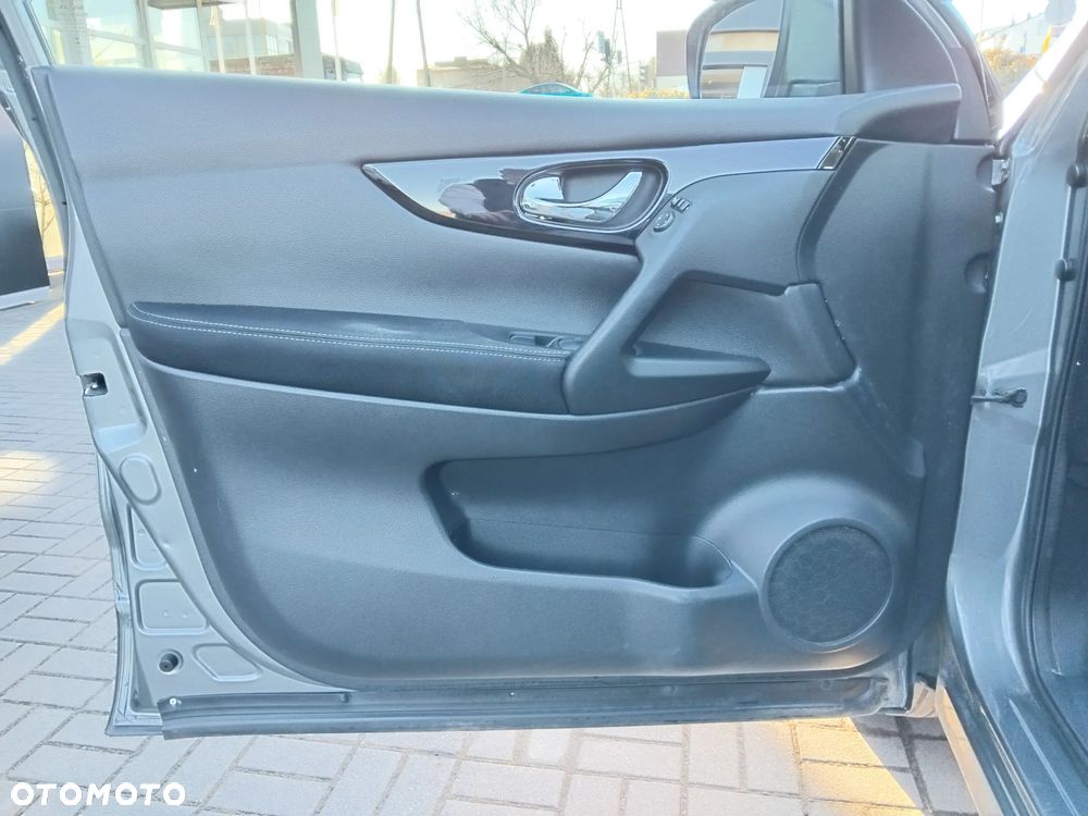Nissan Qashqai 1.6 DCi Acenta EU6 - 17