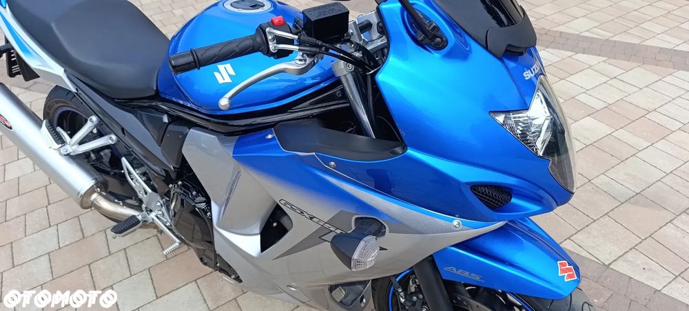 Suzuki GSX - 20