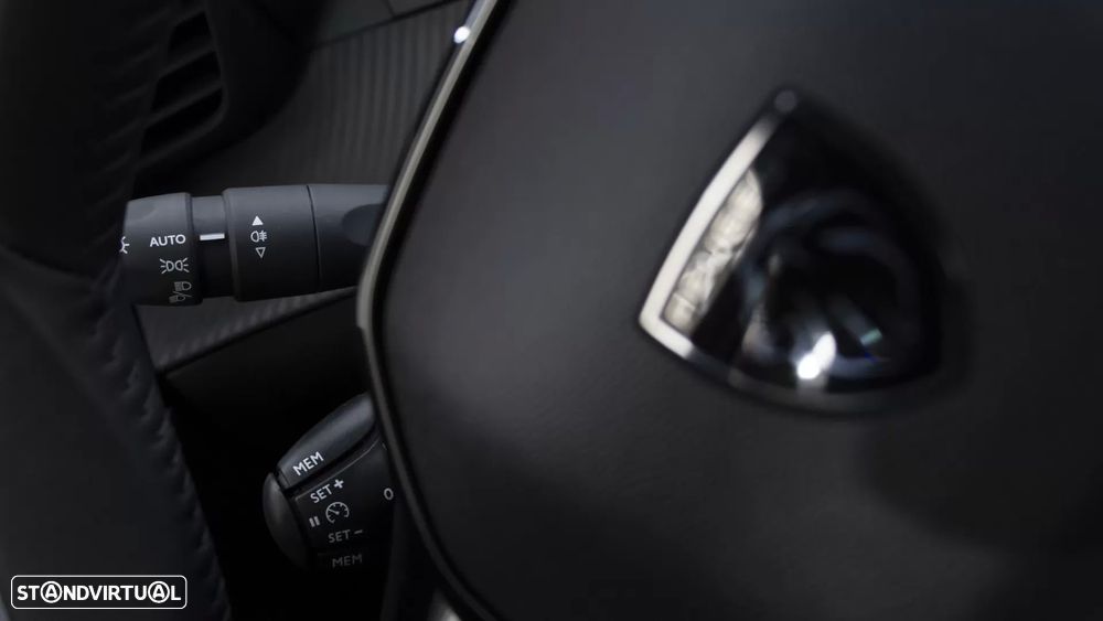 Peugeot e-2008 54 kWh Active - 20