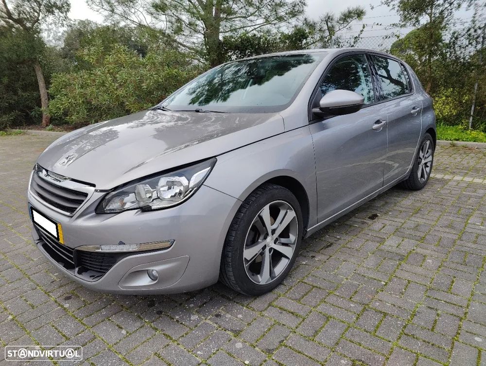 Peugeot 308 - 8