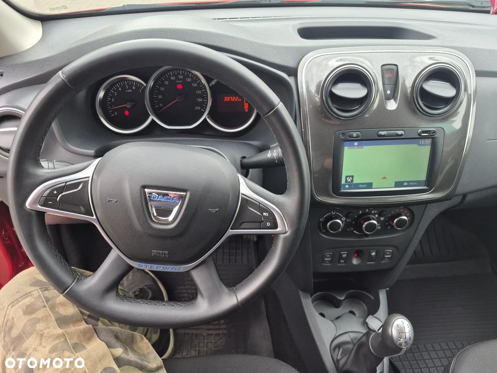 Dacia Sandero 0.9 TCe Laureate S&S EU6 - 17