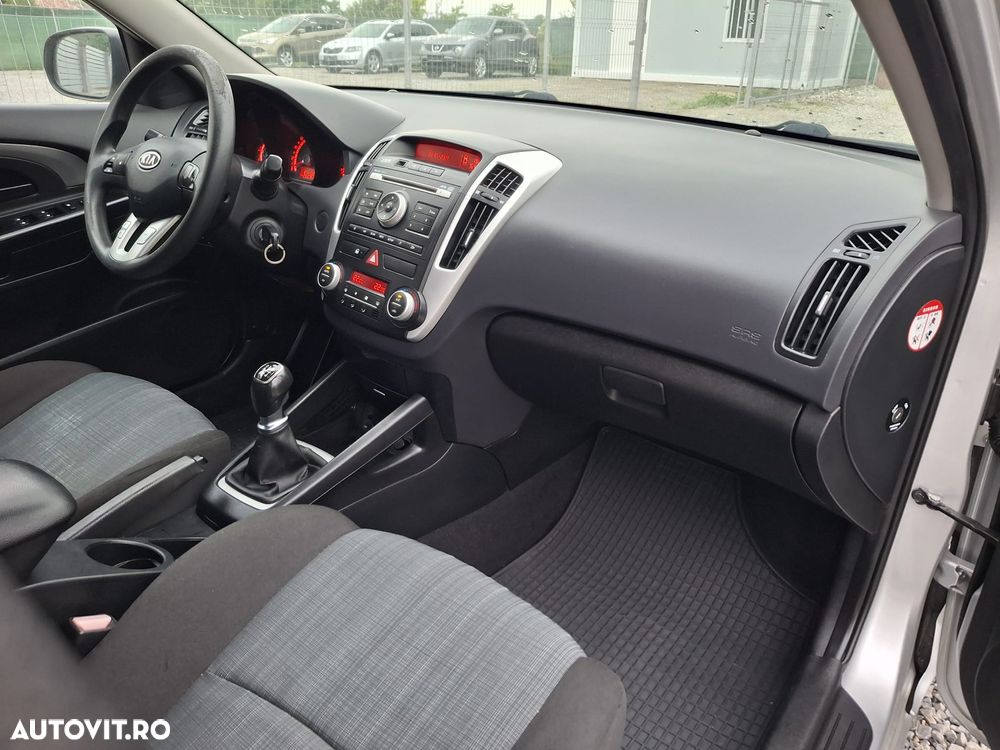 Kia Ceed 1.6 CRDi 90 ISG Vision - 7