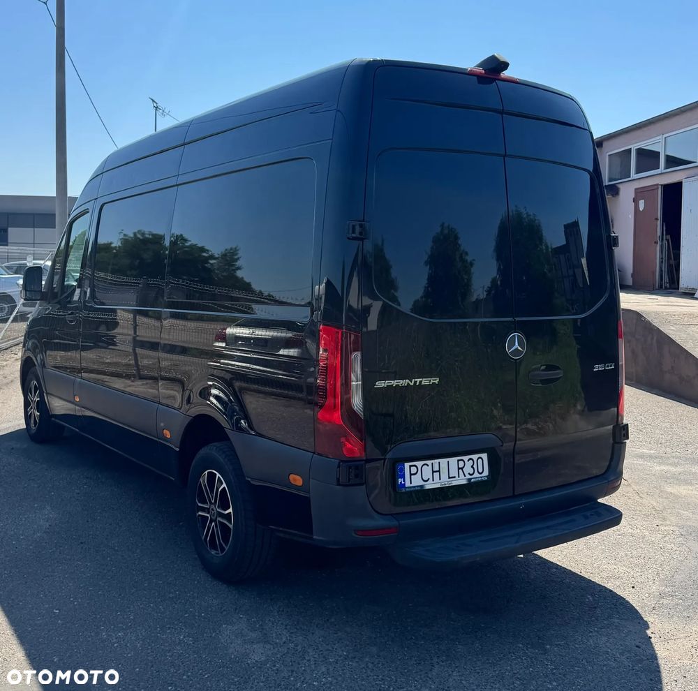 Mercedes-Benz Sprinter - 4