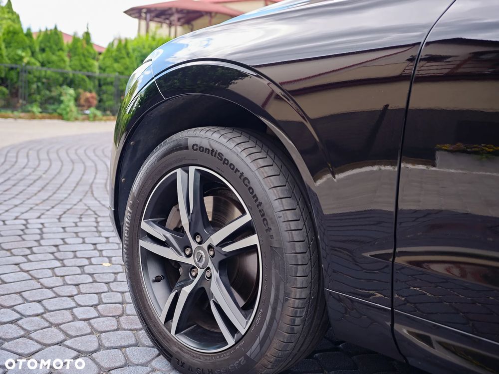 Volvo XC 60 D4 AWD R-Design - 32