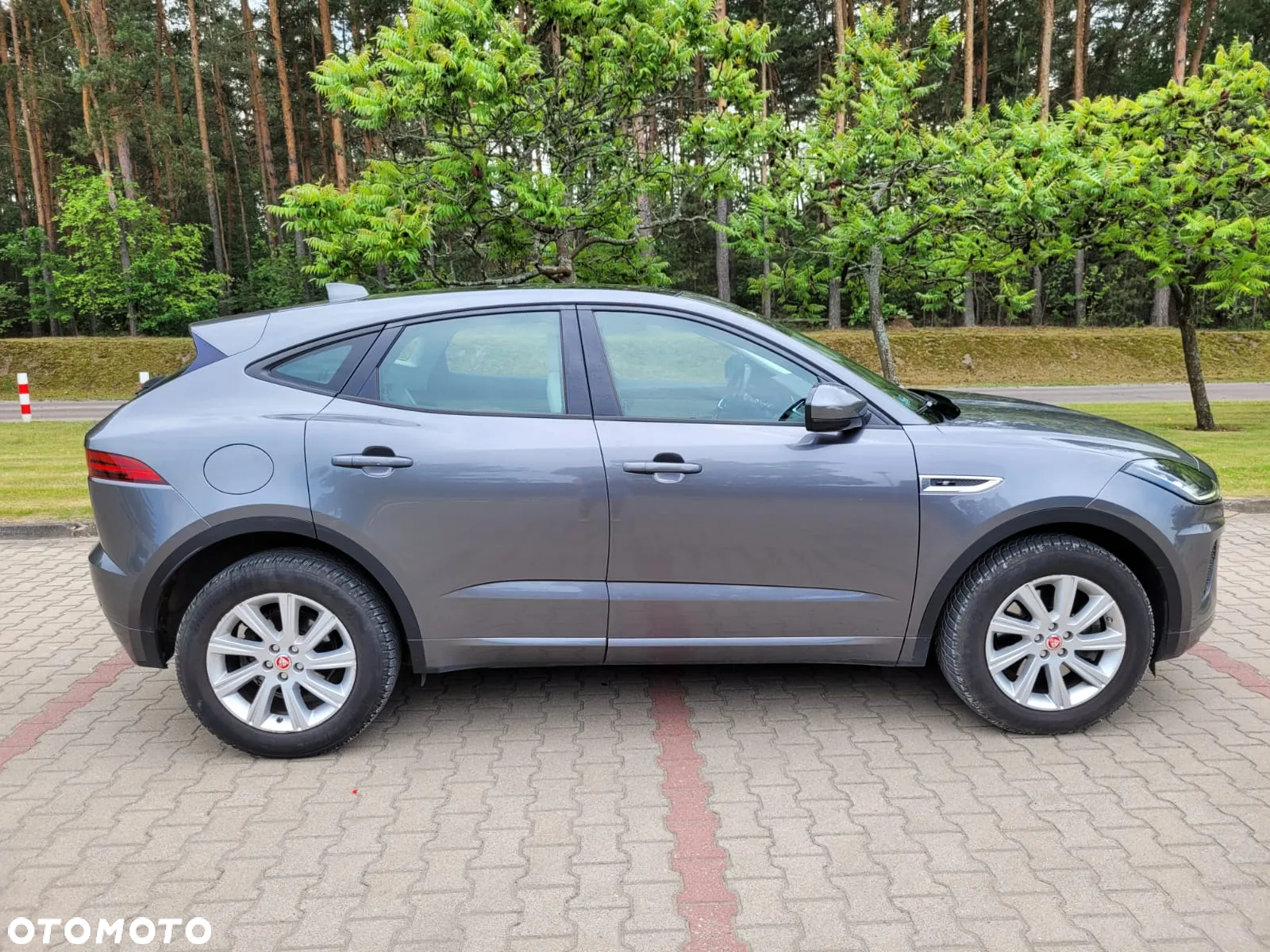 Jaguar E-Pace - 14