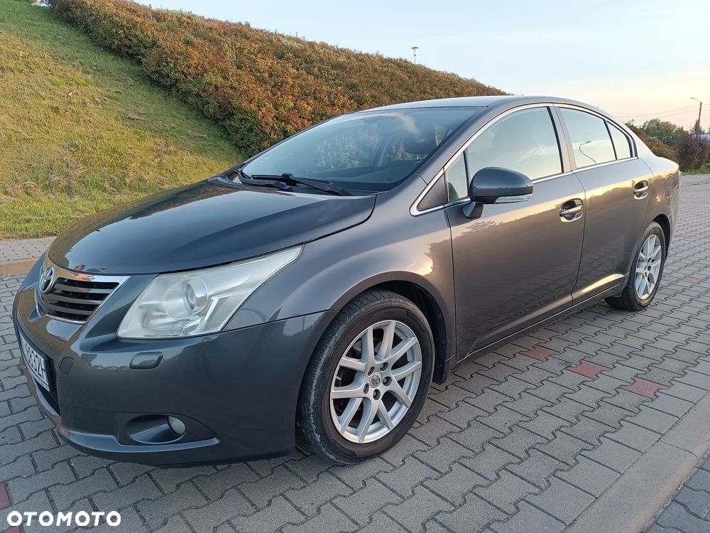 Toyota Avensis - 1
