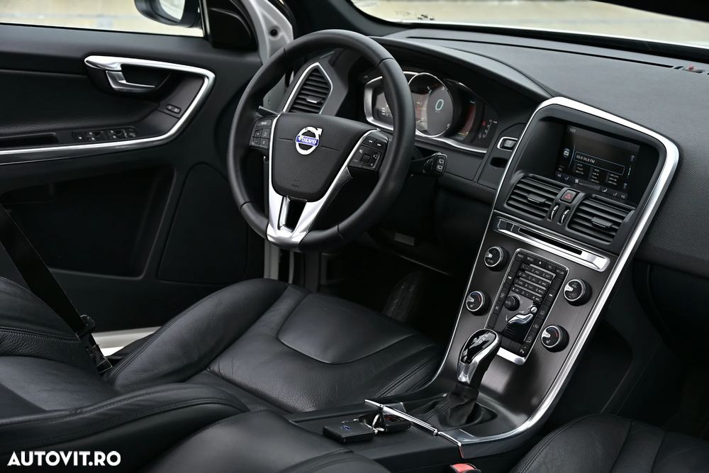 Volvo XC 60 D5 AWD Aut. Summum - 17
