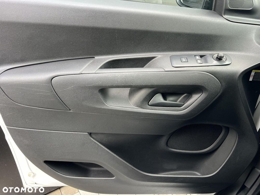 Toyota proace-city . - 12