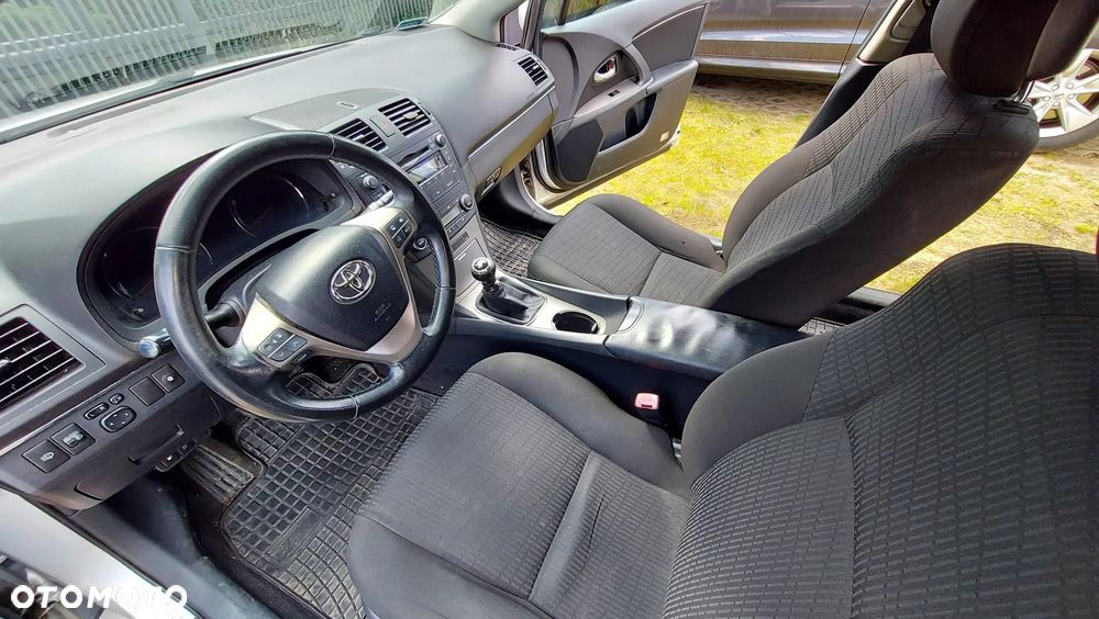 Toyota Avensis 2.0 D-4D Sol - 19