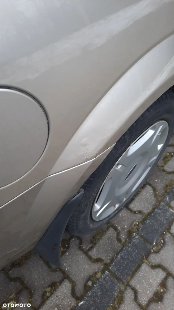 Ford Mondeo 1.8 Ambiente - 5