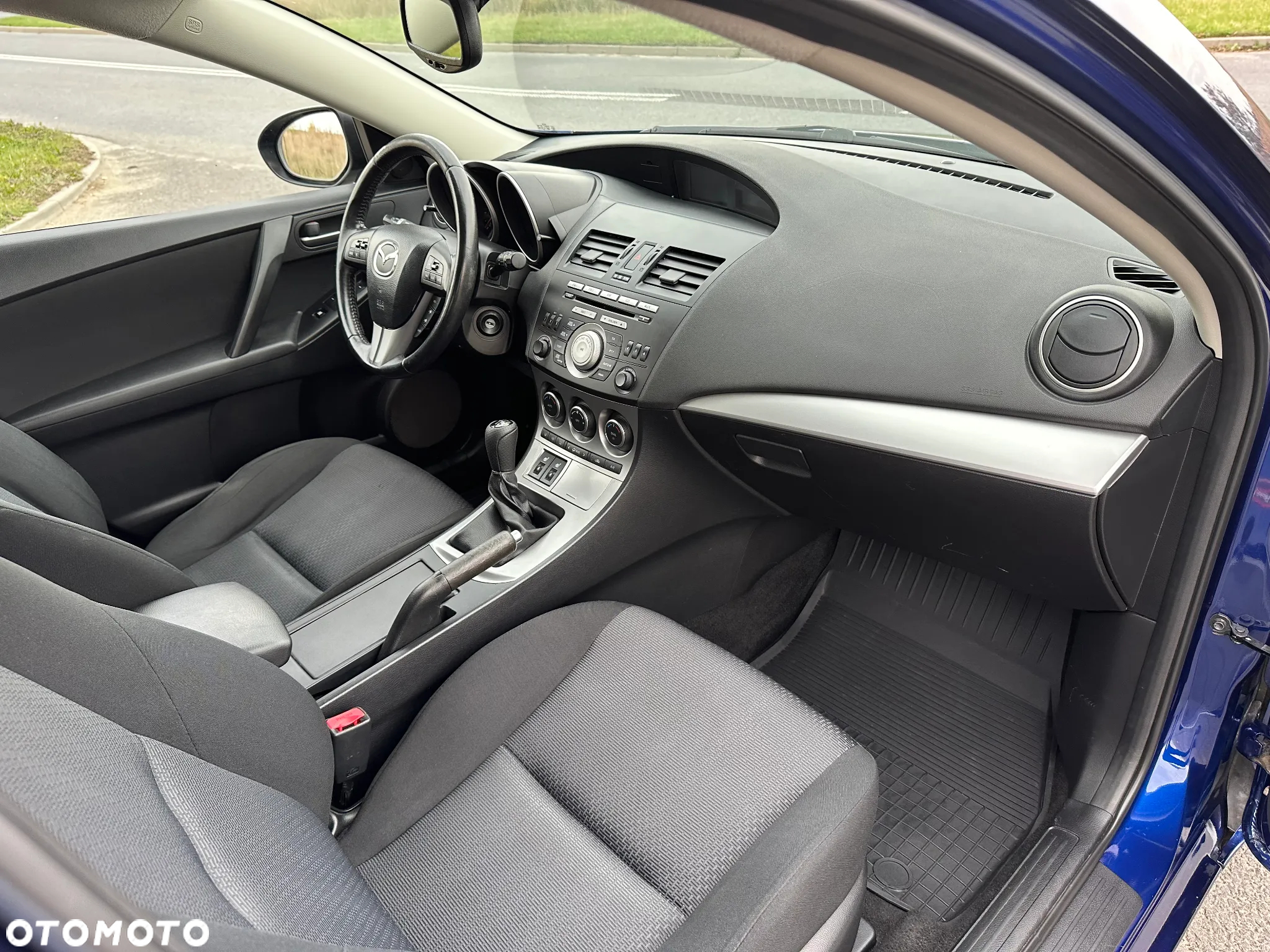 Mazda 3 2.0 Exclusive + - 25