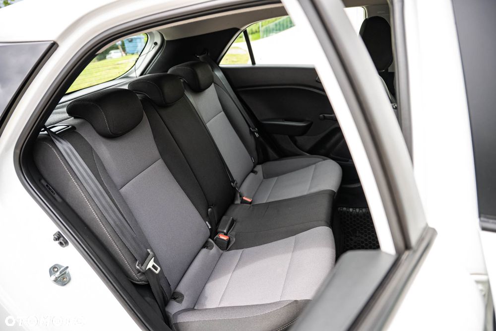 Hyundai i20 1.2 Classic Plus - 22