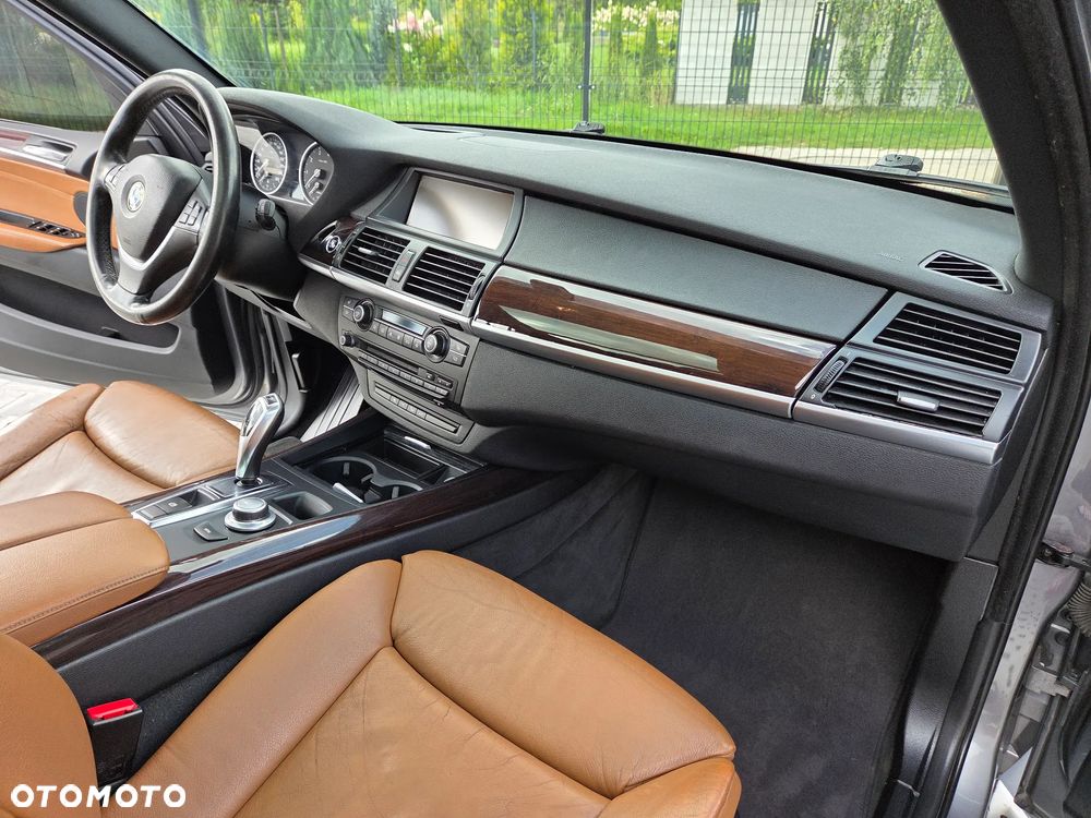 BMW X5 xDrive48i - 22