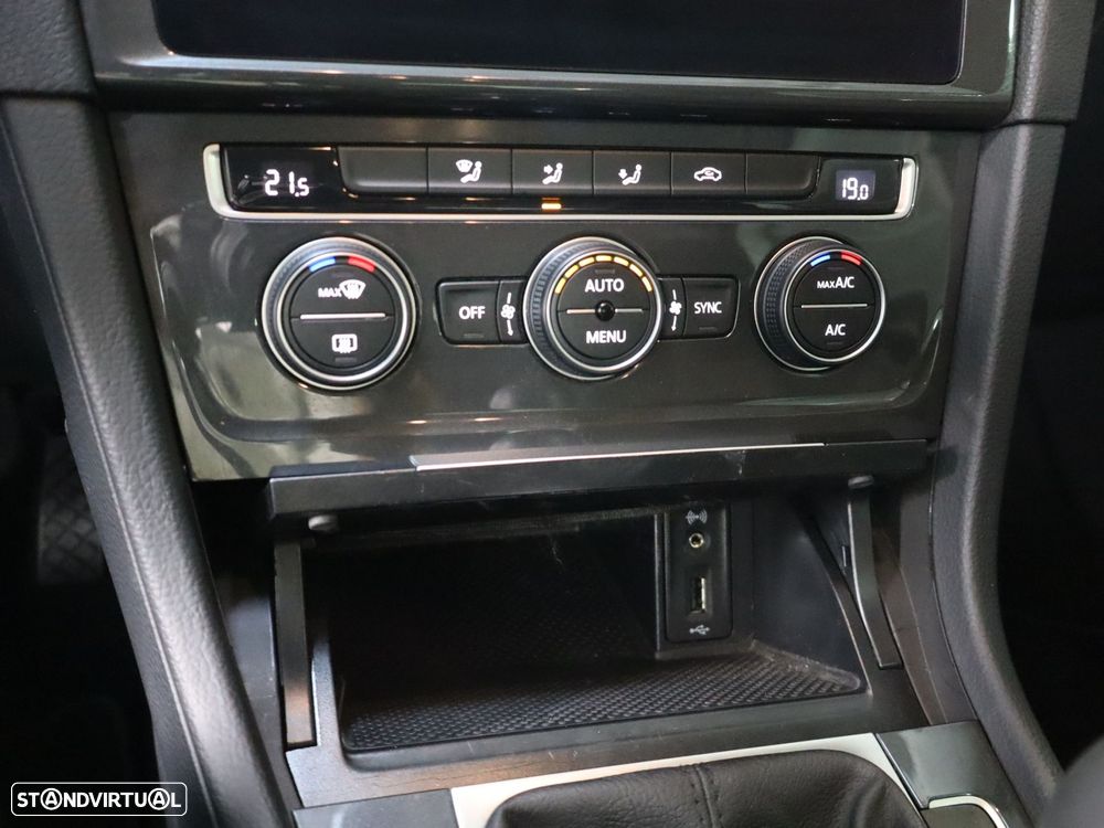VW Golf 1.6 TDI Confortline - 20