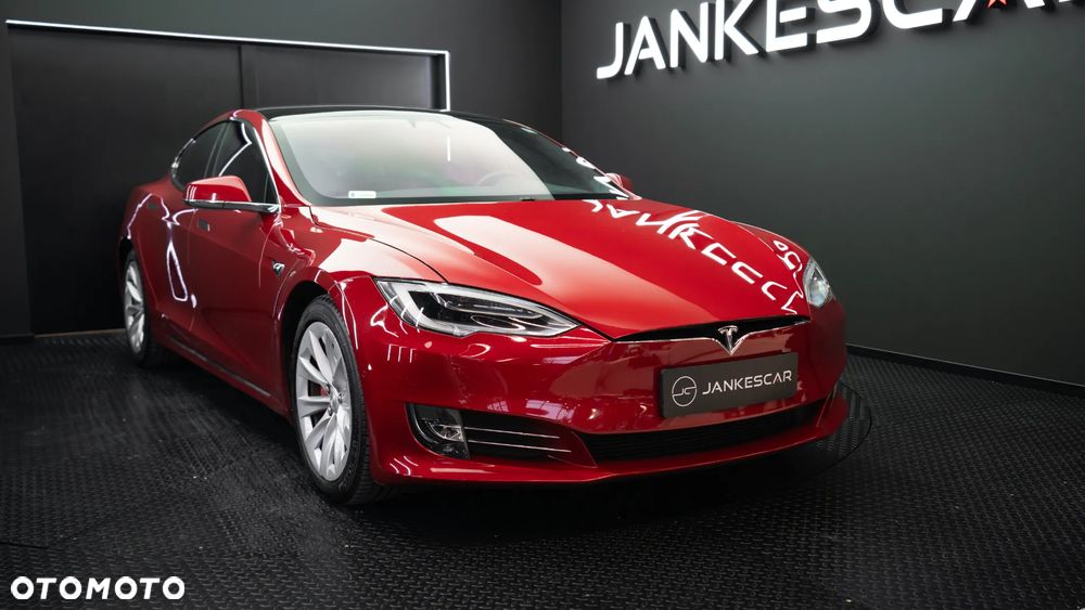 Tesla Model S Performance - 12