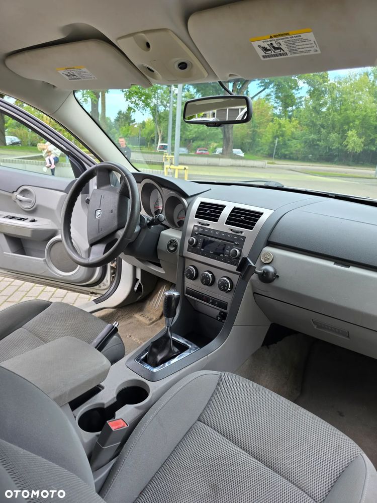 Dodge Avenger - 23