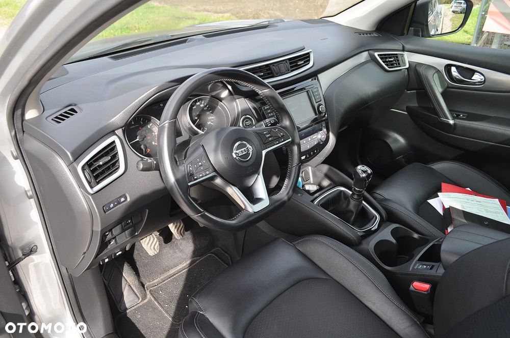 Nissan Qashqai 1.3 DIG-T N-Connecta EU6d - 25