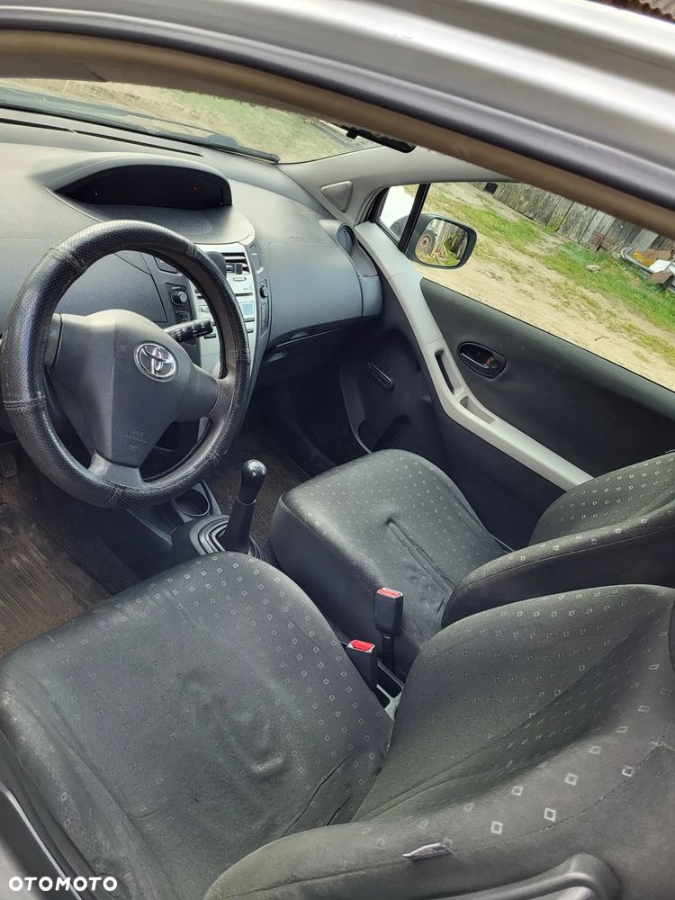 Toyota Yaris - 5