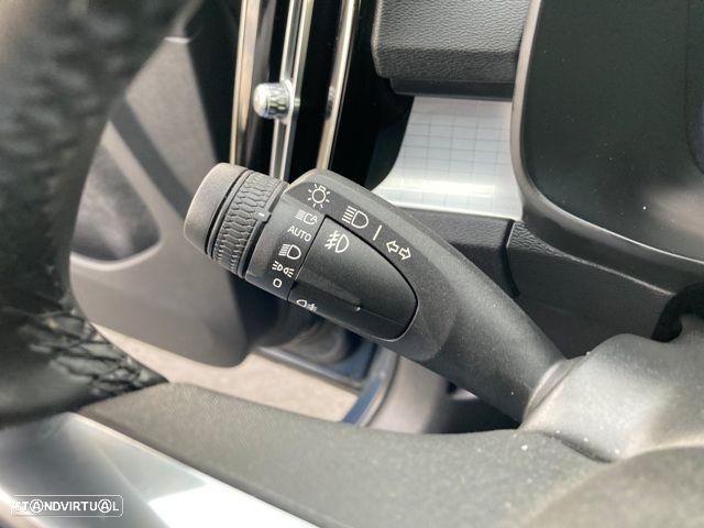 Volvo XC 40 T5 Recharge DKG Essential - 17