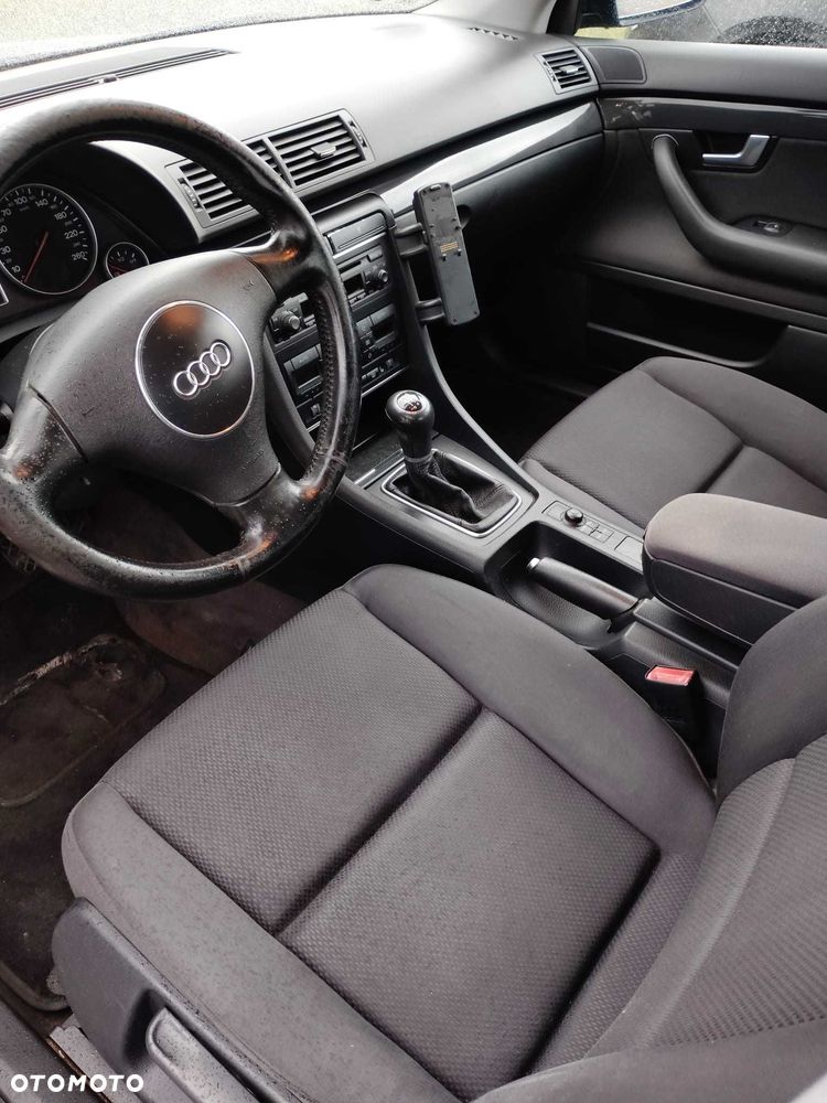 Audi A4 Limousine - 5