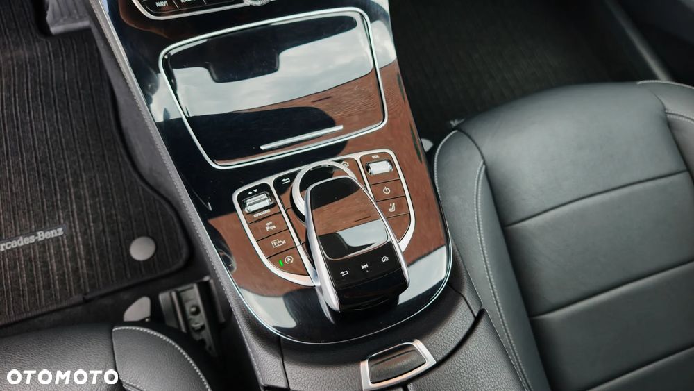 Mercedes-Benz Klasa E 220 d 9G-TRONIC Avantgarde - 39