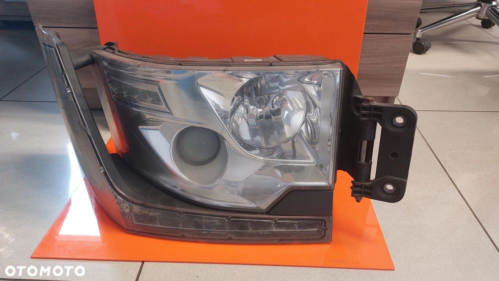 RENAULT T RANGE GAMA T REFLEKTOR PRAWY MIGACZ LAMPA - 1