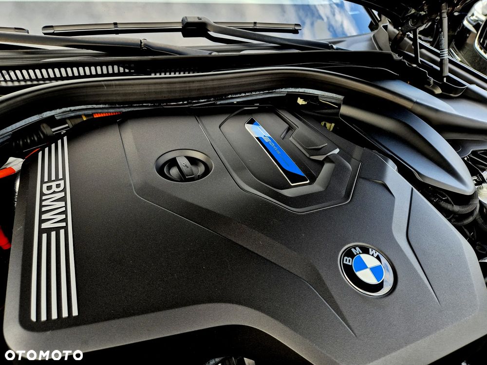 BMW Seria 5 530e M Sport Edition - 36