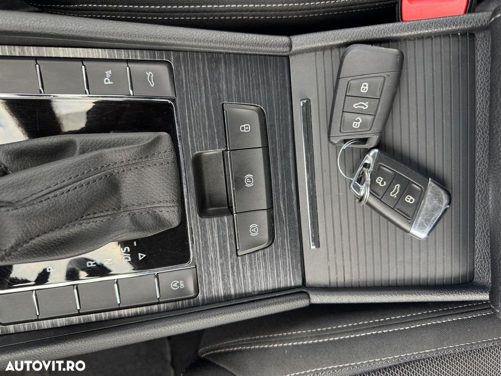 Skoda Superb 2.0 TDI DSG Style - 39