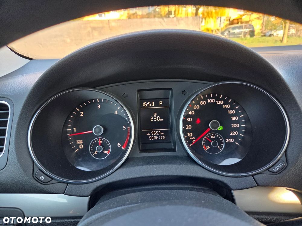 Volkswagen Golf 2.0 TDI DPF DSG Comfortline - 10