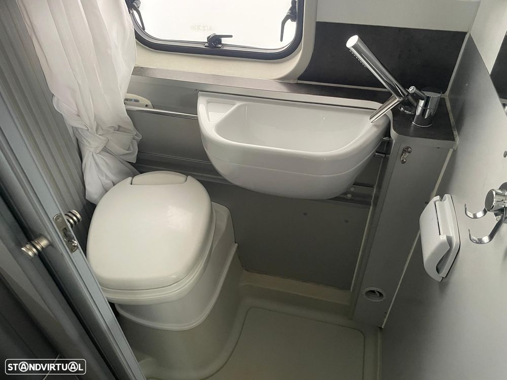 Adria Twin SP Titan - Autocaravana - 32