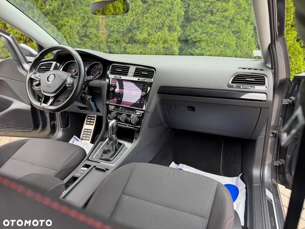 Volkswagen Golf 1.6 TDI DSG Sound - 28