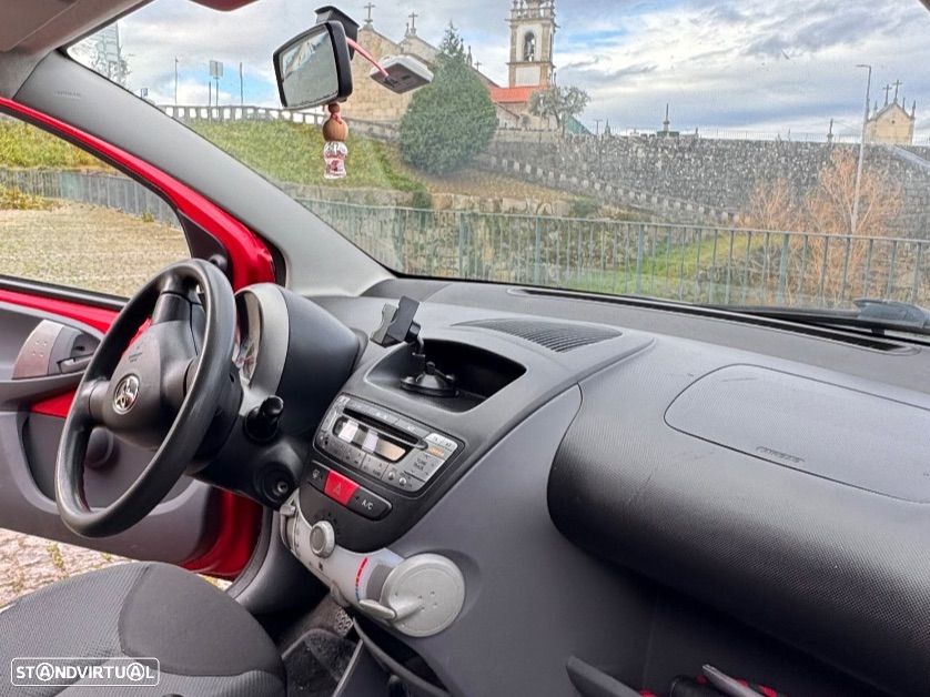 Toyota Aygo Standard - 6