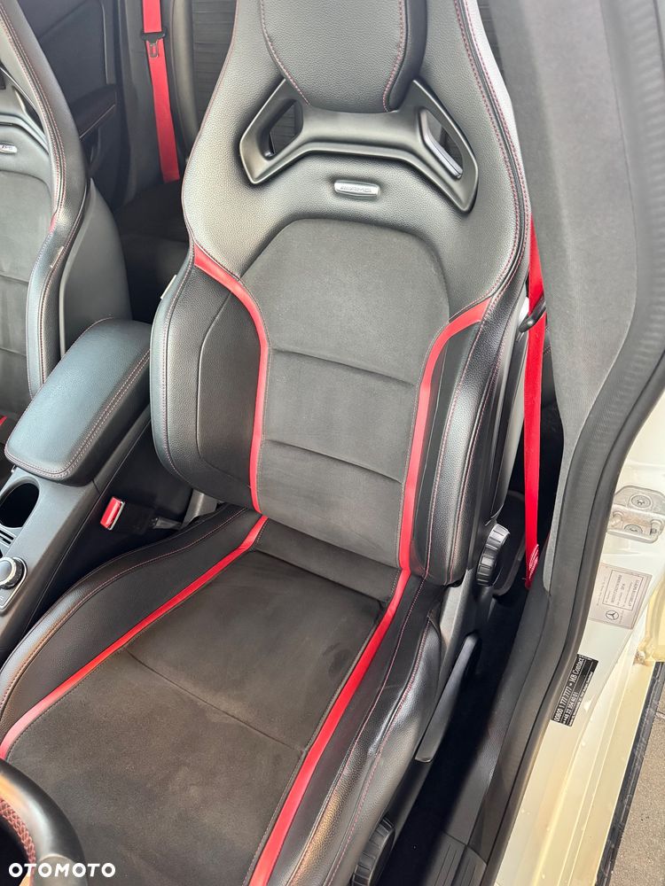 Mercedes-Benz CLA 45 AMG 4-Matic - 6