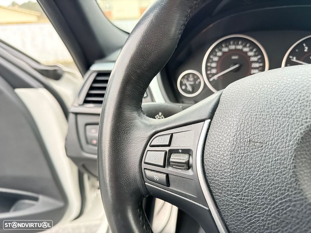 BMW 318 d Pack M - 25