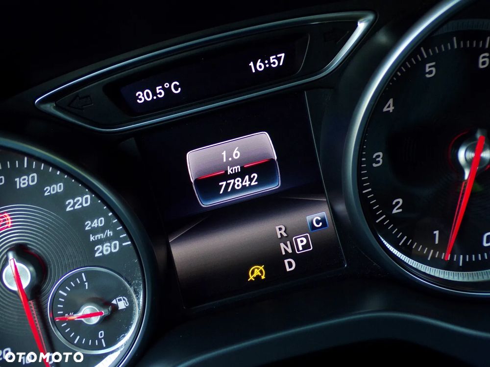 Mercedes-Benz CLA 250 4-Matic AMG Line - 30