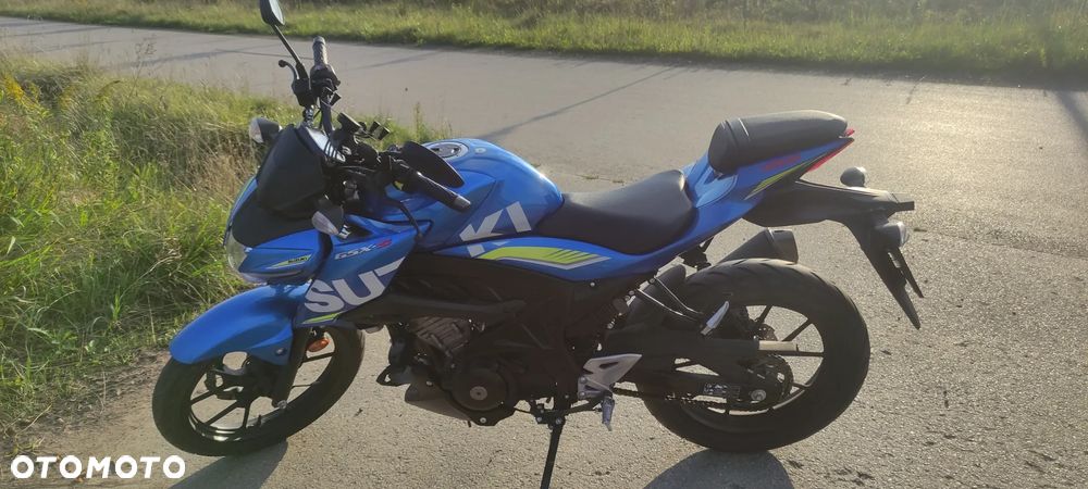 Suzuki GSX - 3