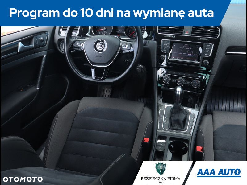 Volkswagen Golf - 8