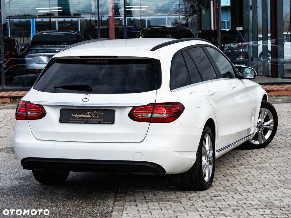 Mercedes-Benz Klasa C 220 d 4Matic T 9G-TRONIC Exclusive - 2