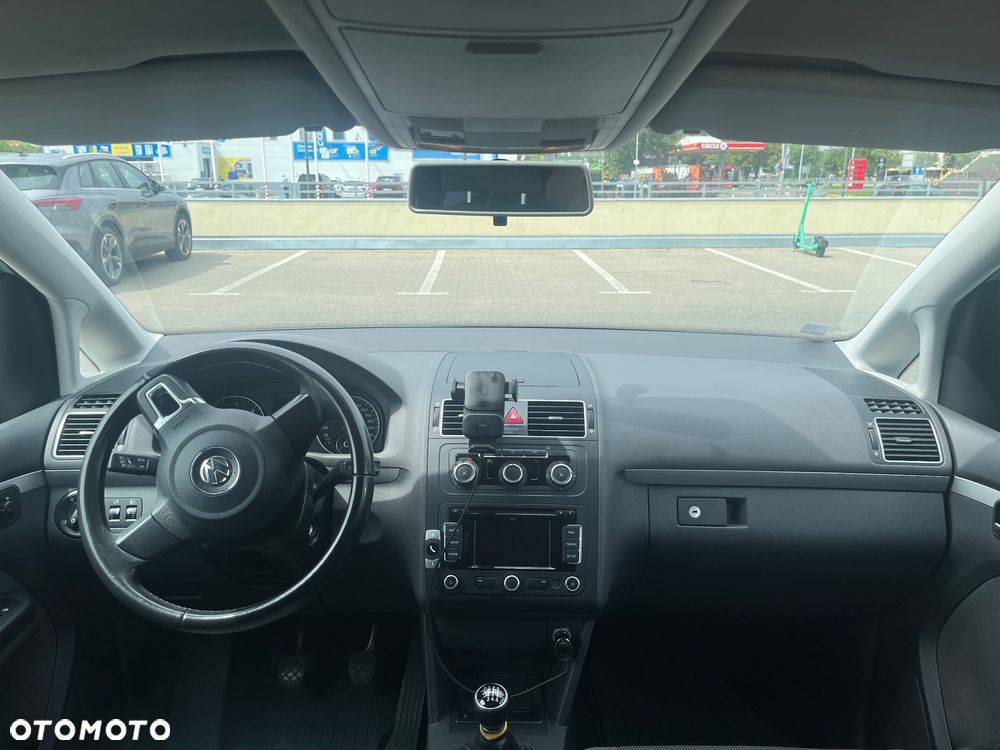 Volkswagen Touran - 15
