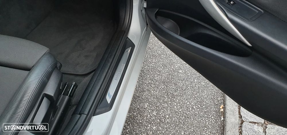 BMW 318 d Touring Auto Line Luxury - 11