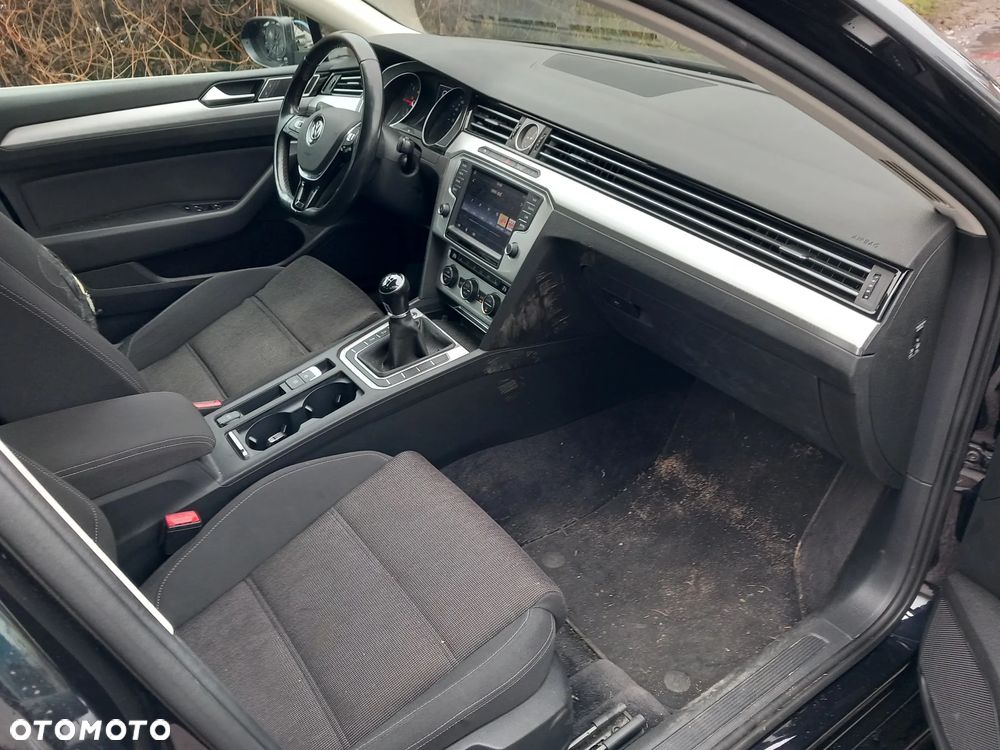 Volkswagen Passat 2.0 TDI SCR (BlueMotion Technology) Highline - 16