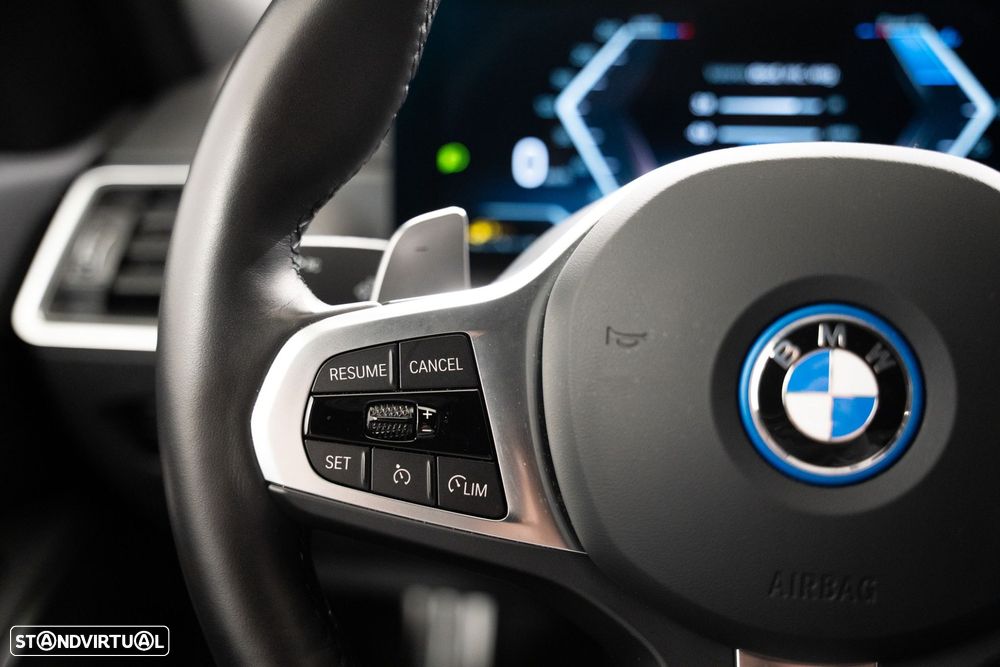 BMW 320 e Pack Desportivo M Auto - 16