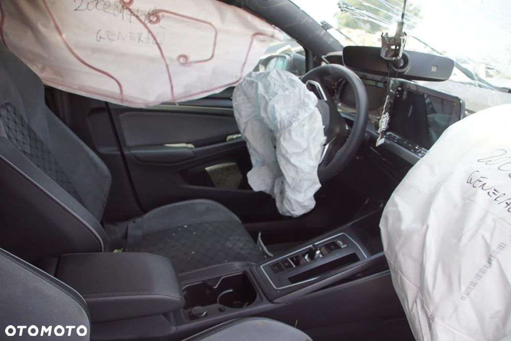 Auto na części - Volkswagen Golf VIII R-Line 1.5 eTSI 150 KM DYFA UUF LA7C 2021R Silnik Skrzynia Drzwi Błotnik Zdezak Klapa Lampa Lusterko Klamka Szyba Deska Kokpit Sterownik Moduł Czujnik Licznik Wyświetlacz Panel Kierownica - 12