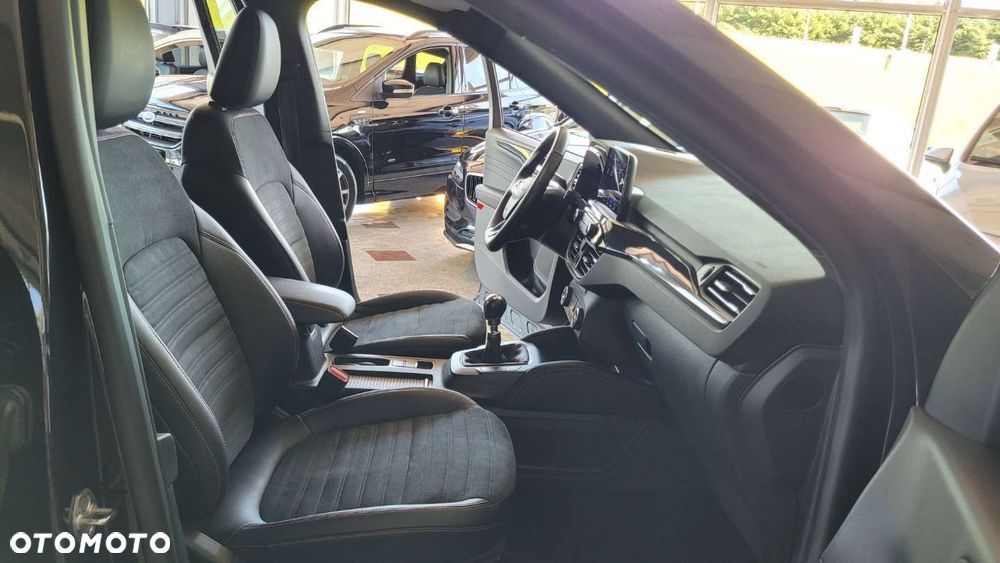 Ford Kuga - 33