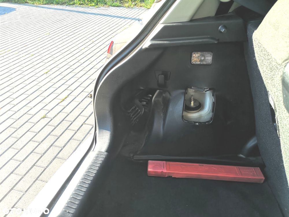 Suzuki Swift 1.2 Premium Plus - 21
