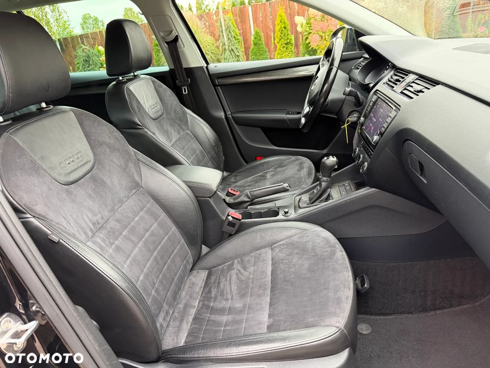 Skoda Octavia 2.0 TDI 4x4 DSG Scout - 17