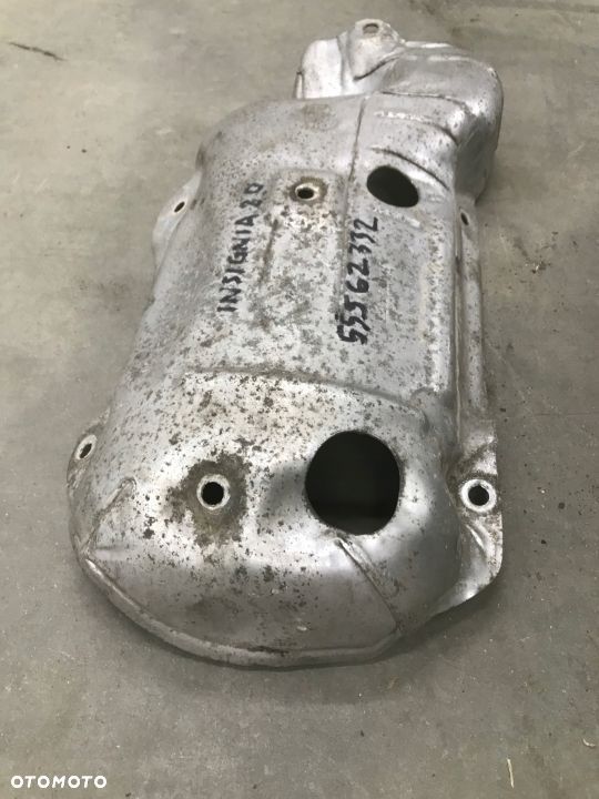 Osłona termiczna Opel Insignia 2.0 Cdti katalizatora kolektora wydechowego blacha 55562332 - 3