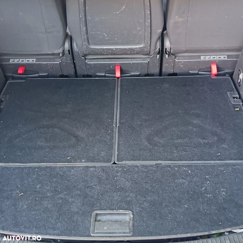 Volkswagen Touran 1.9 TDI Conceptline - 6