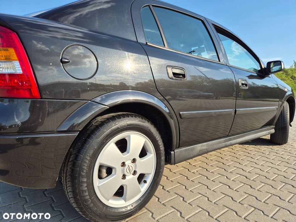 Opel Astra 1.6 Comfort / Cool - 16