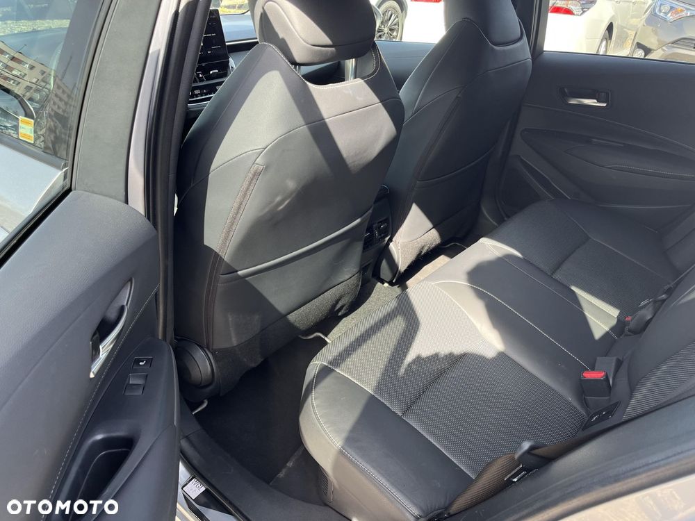 Toyota Corolla - 12